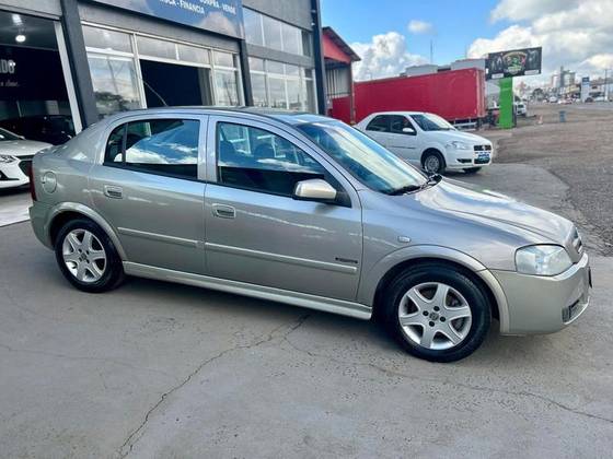 CHEVROLET ASTRA 2.0 MPFI ADVANTAGE 8V FLEX 4P MANUAL CHEVROLET ASTRA 2.0 MPFI ADVANTAGE 8V FLEX 4P MANUAL